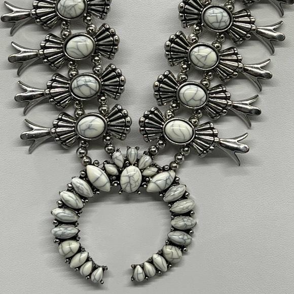White Turquoise Bohemian Necklace and Bracelet - Picture 3 of 5